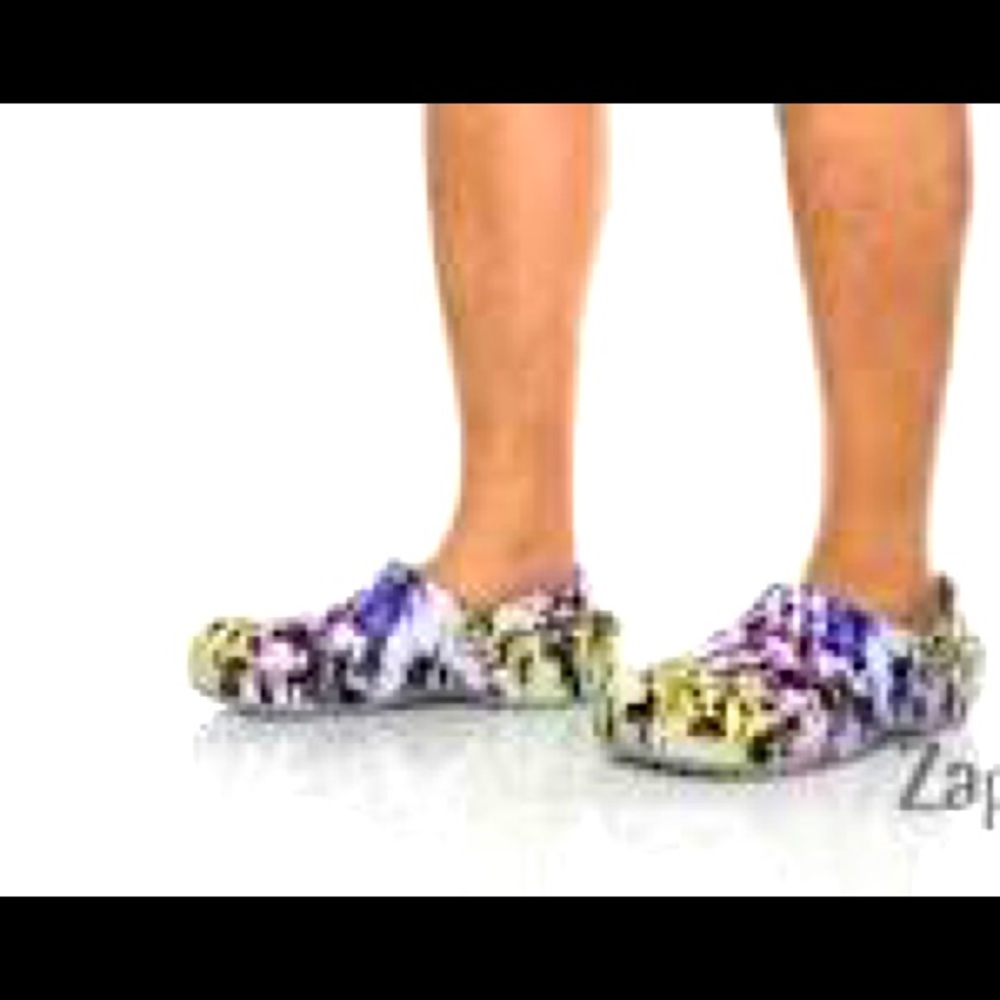 NWT Crocs tie-dye mania clog